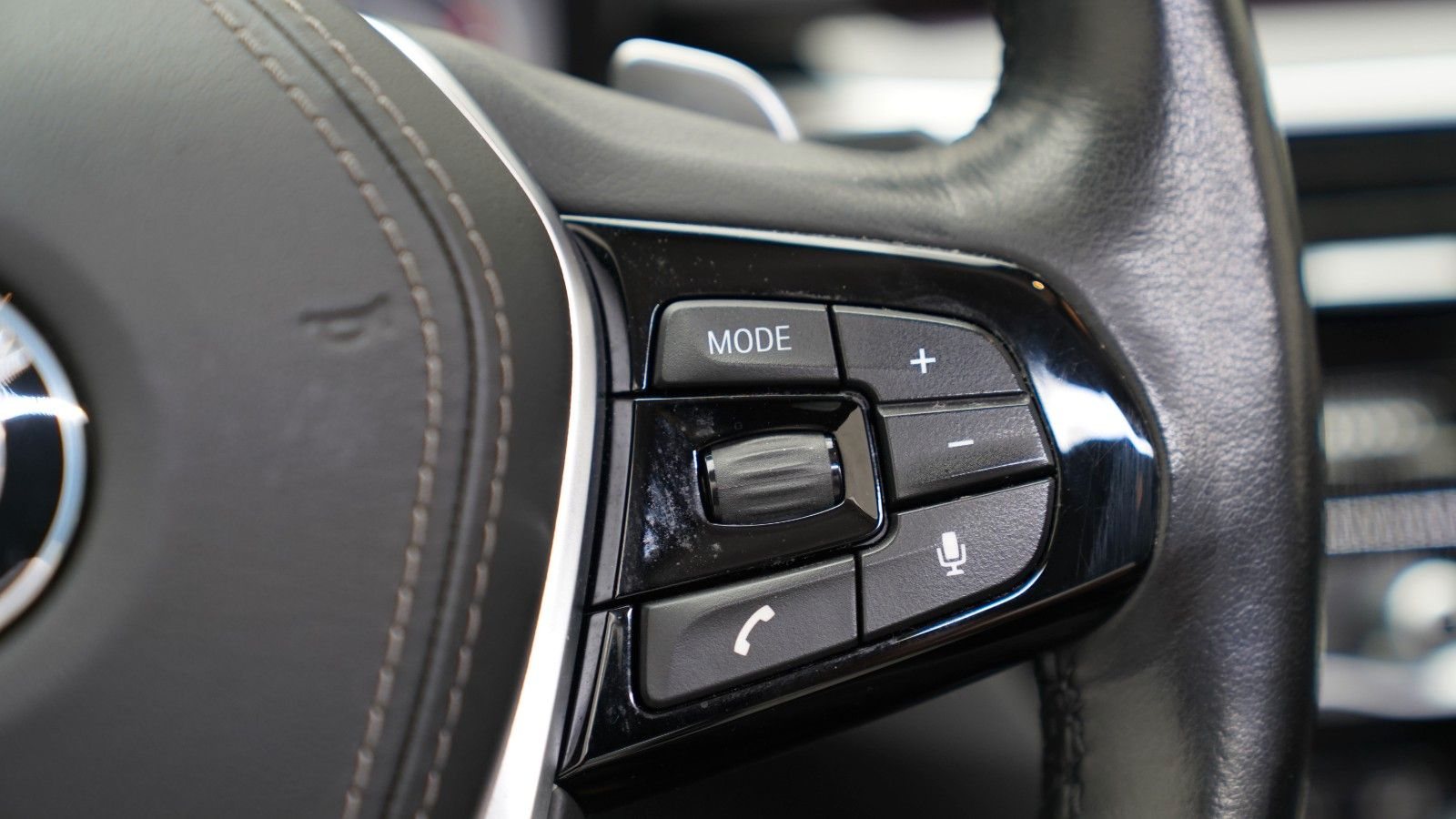 BMW 520d Touring xDrive Sport Line · AHK · KAMERA · LED