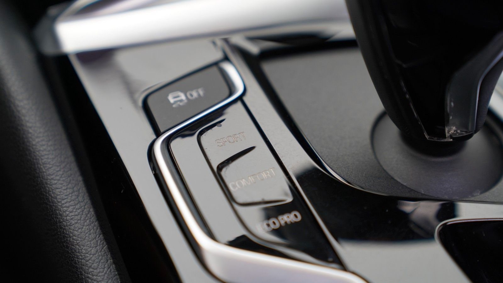 BMW 520d Touring xDrive Sport Line · AHK · KAMERA · LED