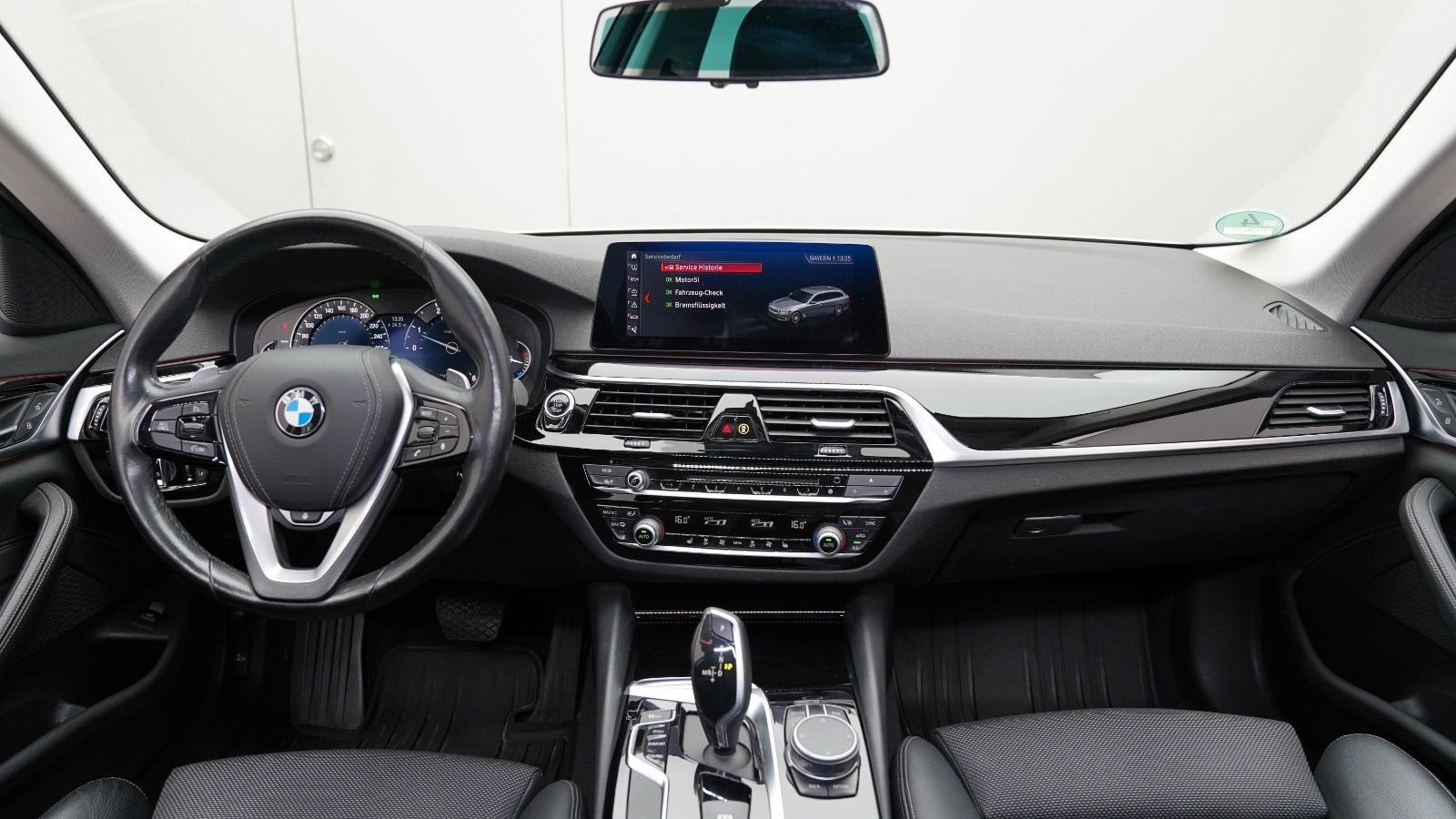 BMW 520d Touring xDrive Sport Line · AHK · KAMERA · LED
