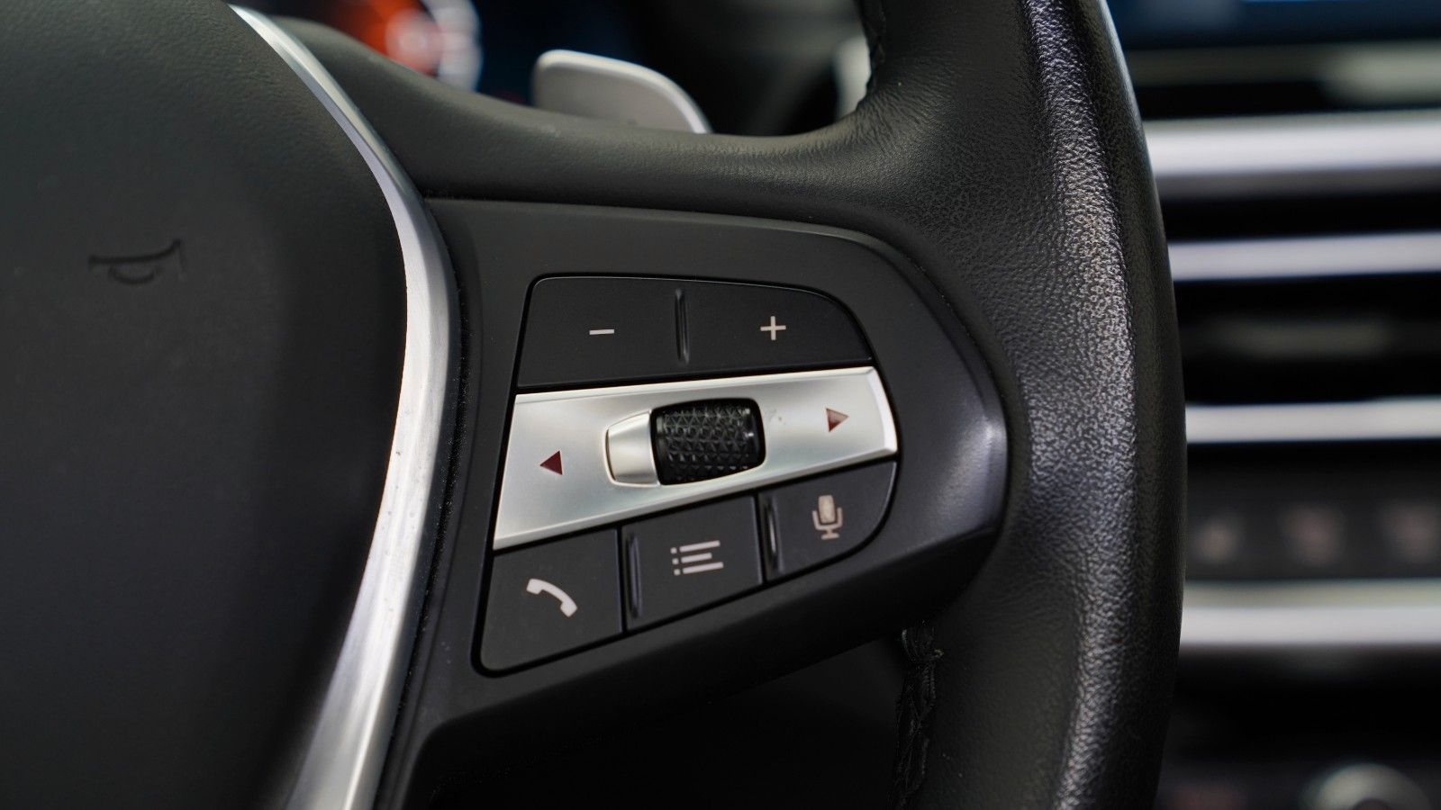 BMW X3 xDrive 20 i · AHK · KAMERA · HiFi · NAVI · SHZ