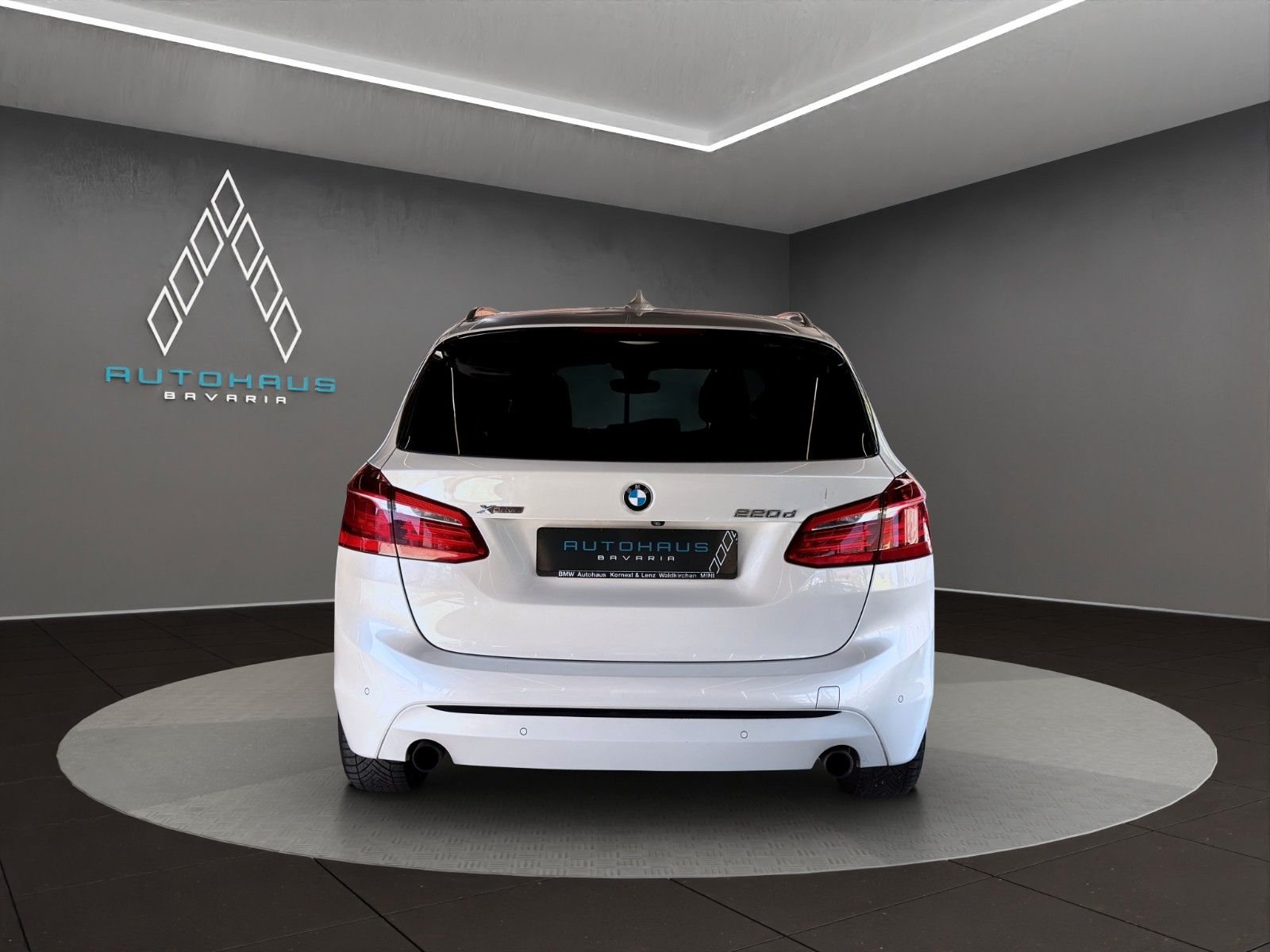 BMW 220 Active Tourer 220d Active Tourer xDrive Sport Line · PANO · KAMER