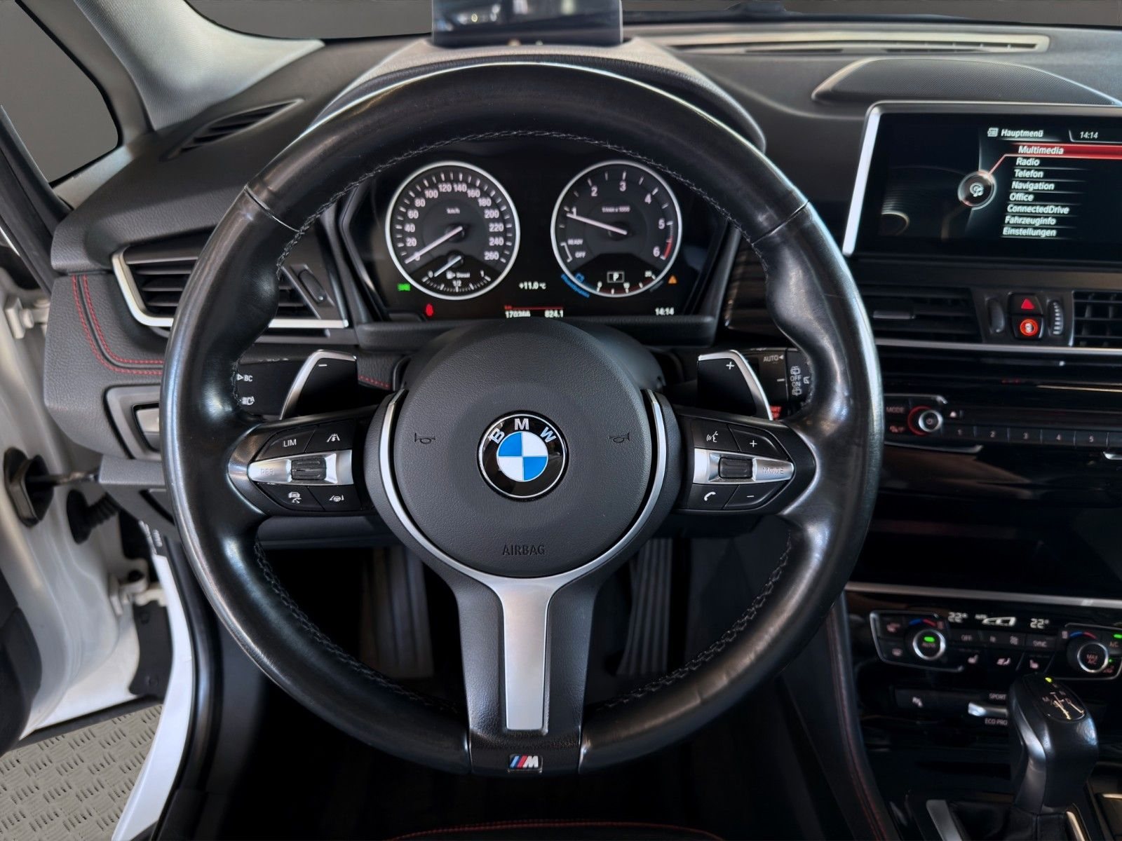 BMW 220 Active Tourer 220d Active Tourer xDrive Sport Line · PANO · KAMER