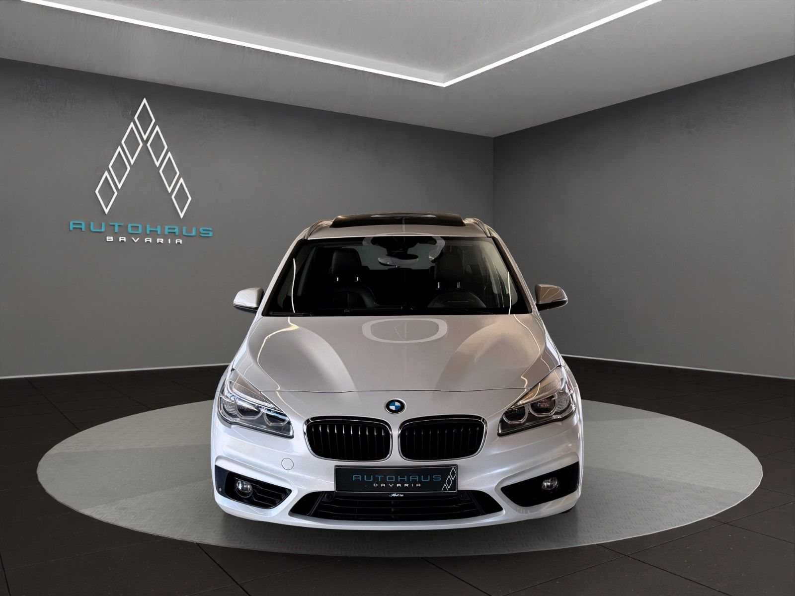 BMW 220 Active Tourer 220d Active Tourer xDrive Sport Line · PANO · KAMER