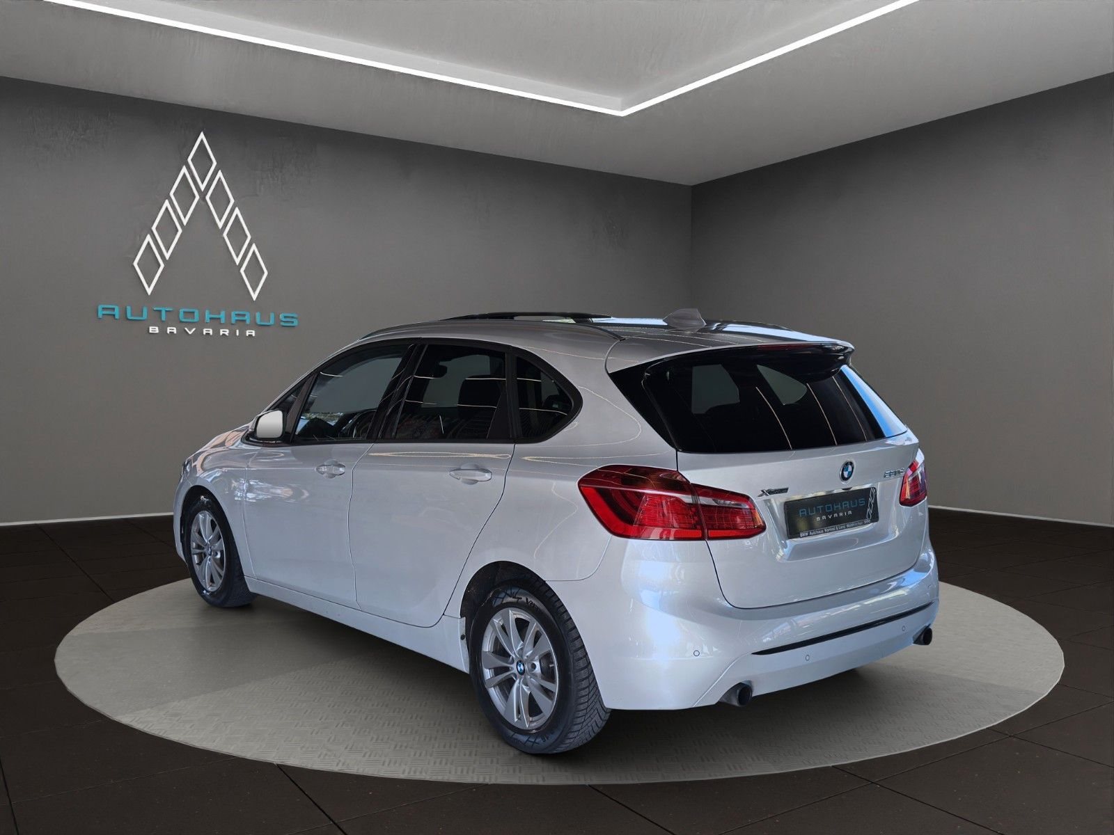BMW 220 Active Tourer 220d Active Tourer xDrive Sport Line · PANO · KAMER