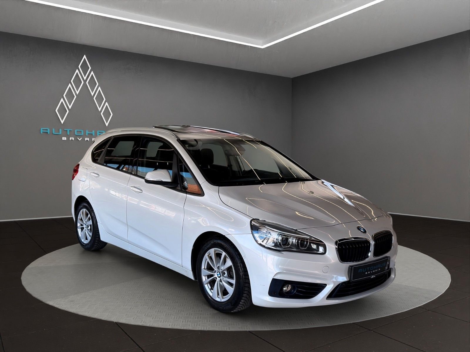 BMW 220 Active Tourer 220d Active Tourer xDrive Sport Line · PANO · KAMER