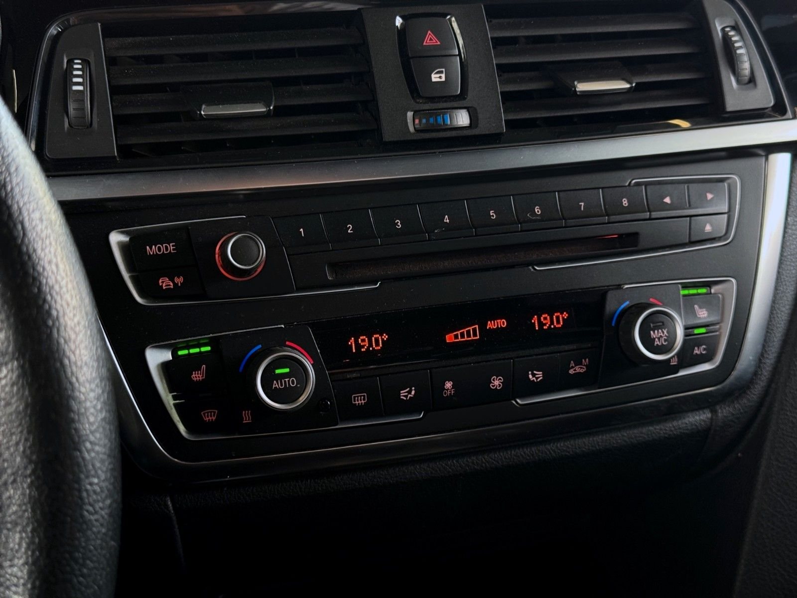 BMW 320d Touring · LUXURY-LINE · PDC · KLIMA
