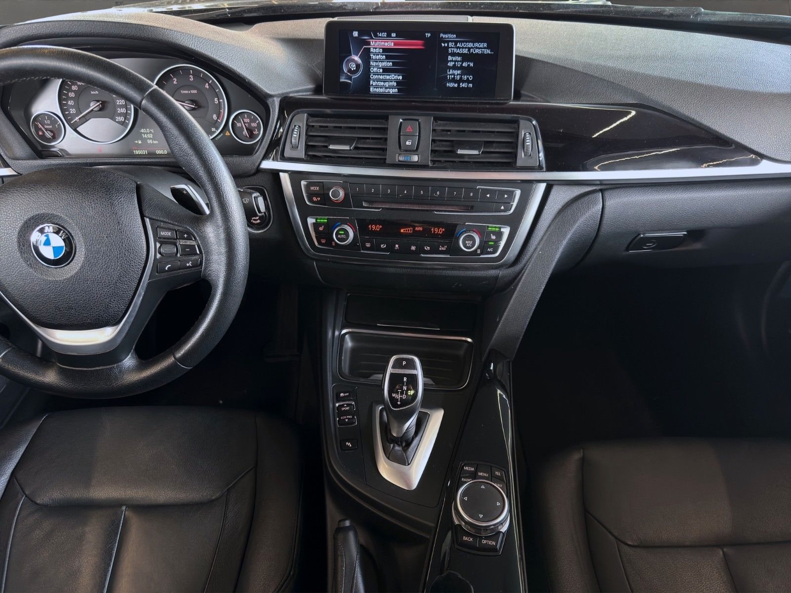 BMW 320d Touring · LUXURY-LINE · PDC · KLIMA