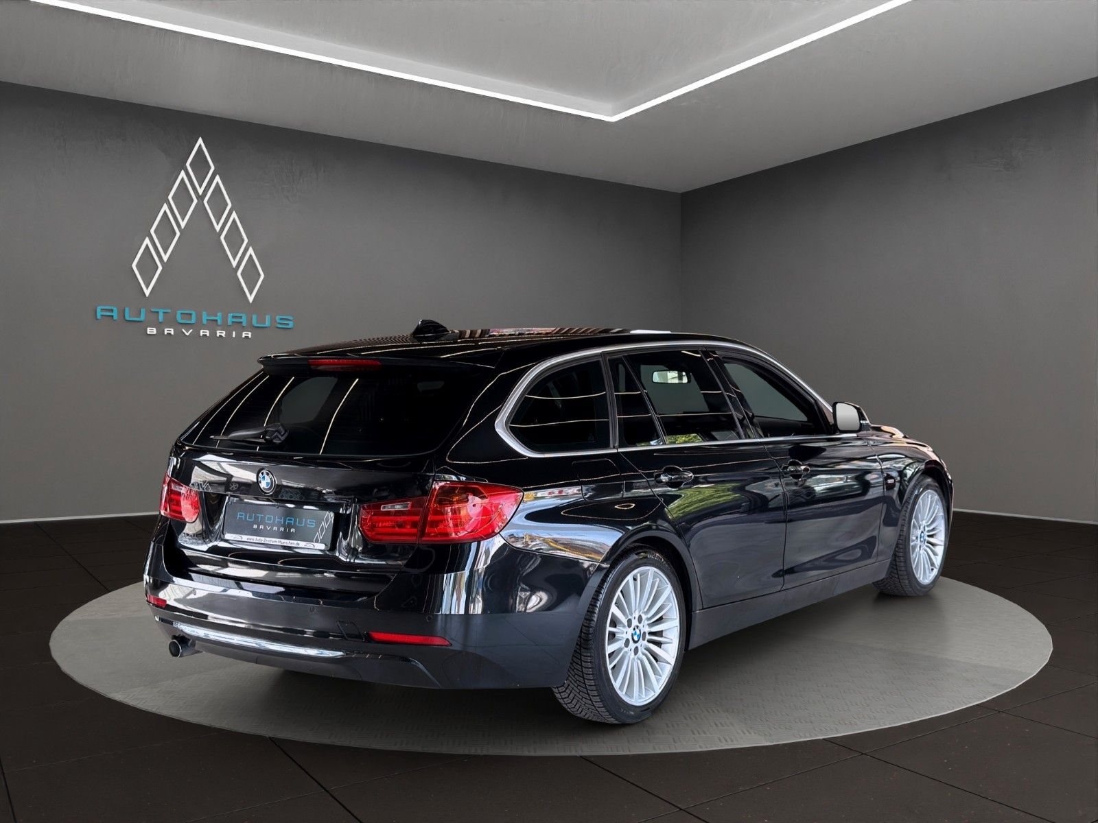 BMW 320d Touring · LUXURY-LINE · PDC · KLIMA