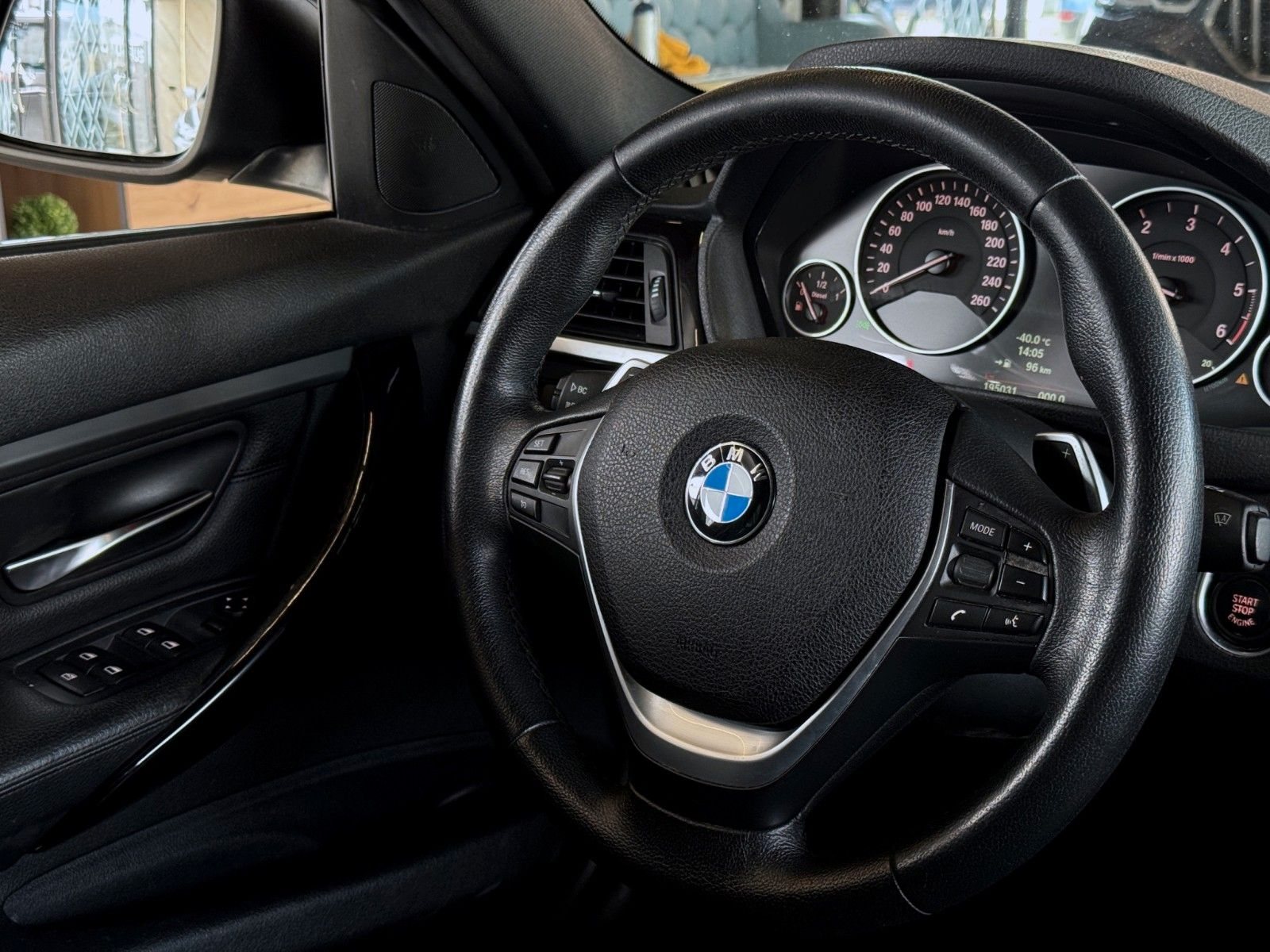 BMW 320d Touring · LUXURY-LINE · PDC · KLIMA