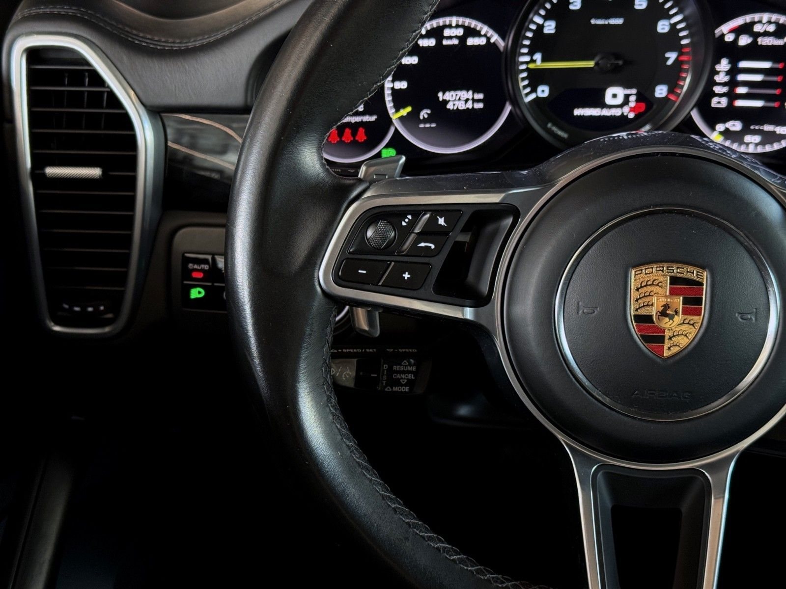 Porsche Cayenne Coupe · SPORT-CHRONO · PANO